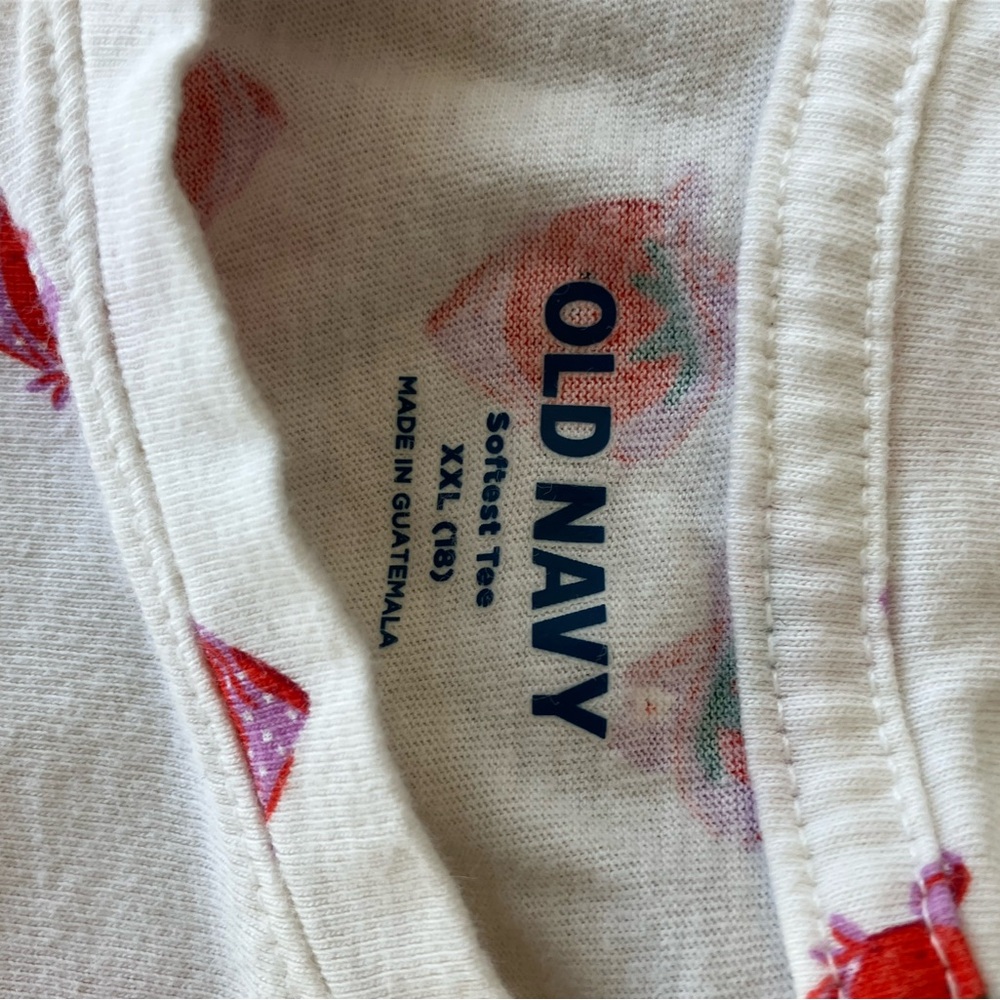 Old Navy crew neck Tee with Red Strawberry Cowboy Cowgirl hat coastal - Picture 6 of 7
